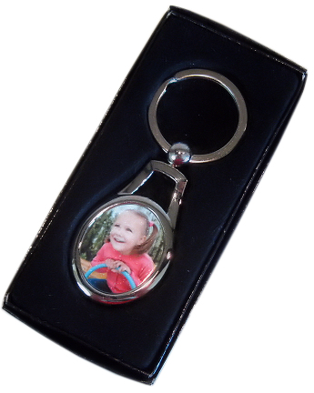 Keyring oval shaped silver with presentation box (02)